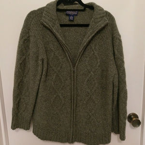 Gorgeous 100% wool sweater